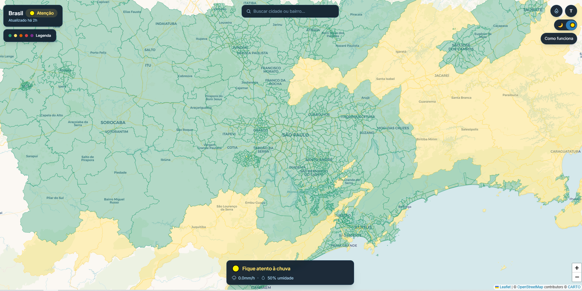 Mapa do Chuvarada com zoom na região metropolitana de São Paulo, mostrando o risco colorido bairro a bairro, do verde ao amarelo, com um rodapé de contexto indicando chuva e umidade.